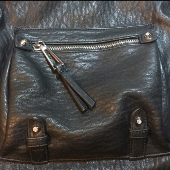 Jessica Simpson black shoulder/messenger bag - Picture 2 of 5